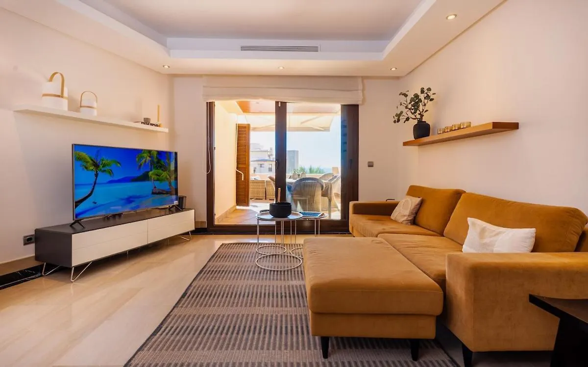 3Br Penthouse With Private Pool Apartment Estepona